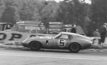 A Shelby Cobra Daytona Coupe is awarded Car of the Year 2014