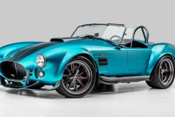 Superformance’s MKIII-R Gives the Classic Shelby Cobra a Striking New Look