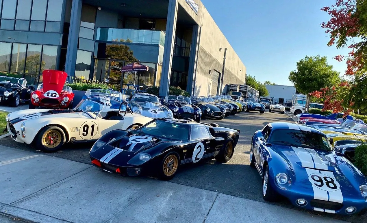 SUPERFORMANCE THE WORLD’S PREMIER MANUFACTURER OF CONTINUATION SERIES SPORTS CARS SINCE 1994